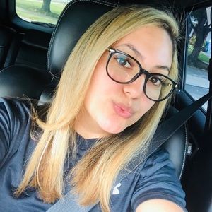 Meet your Posher, Alma